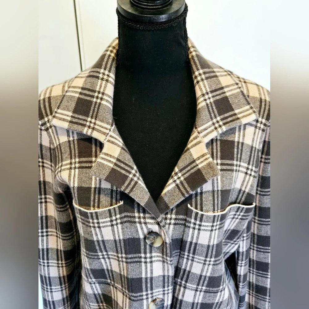 CYNTHIA ROWLEY NWOT Cropped Plaid Blazer Soft Material Sz Small